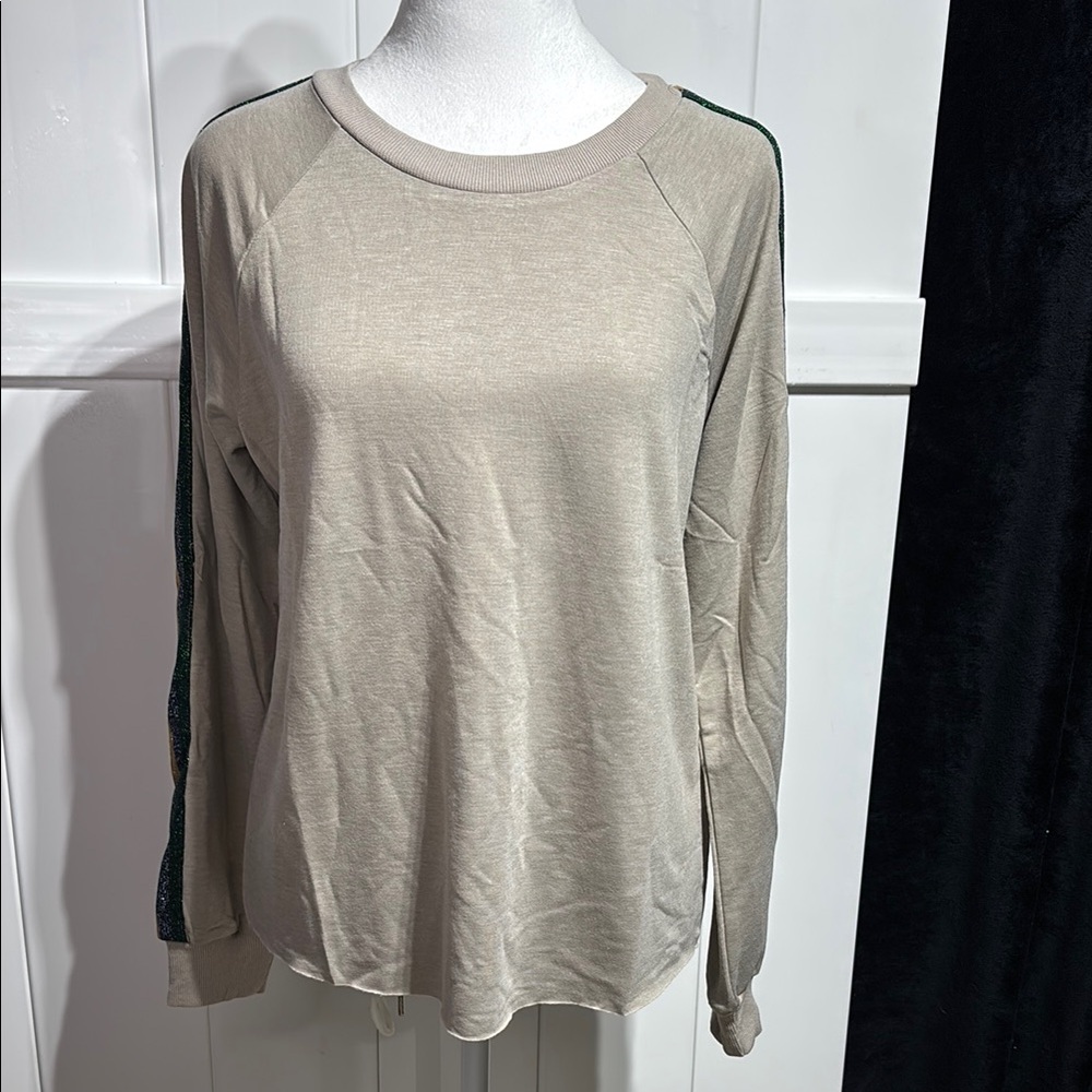 NWT Mystree tan long sleeve shirt with pin stripping on sleeves